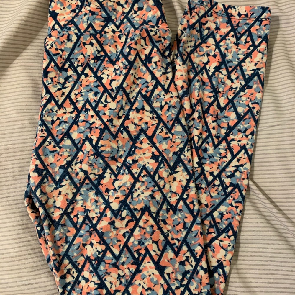 Patterned LuLaRoe Leggings